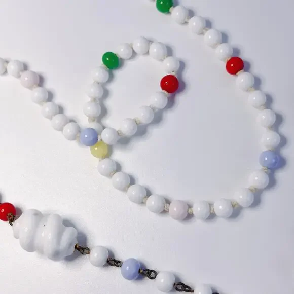 Vintage Milk Glass Lariat Necklace Long Knotted Beaded Y Drop Fun Folk Art Style - Picture 13 of 13